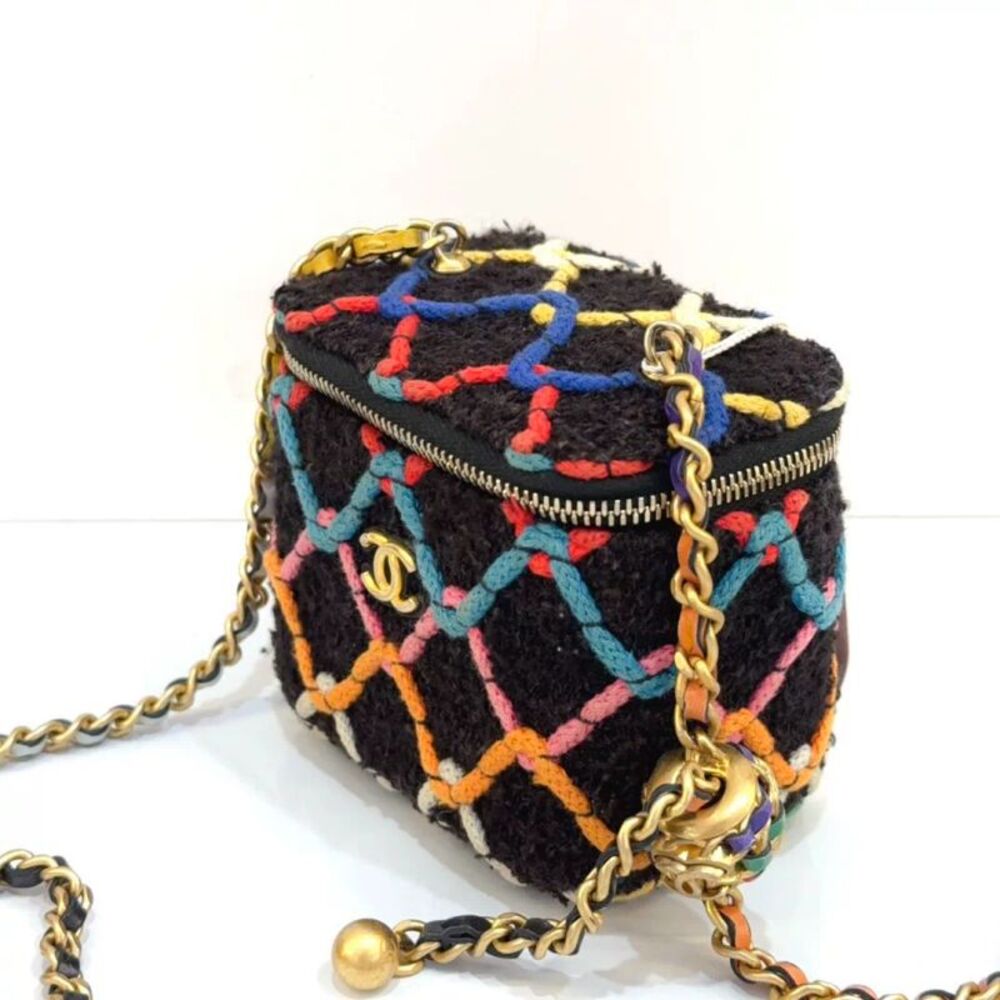 Chanel Women Pre-Loved Bag Very Good Condition - Picture 2 of 9